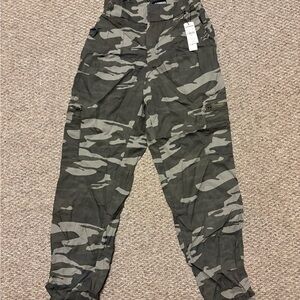 Women’s Express Cropped Extreme High Rise Stretch Paper Bag Camo Pants